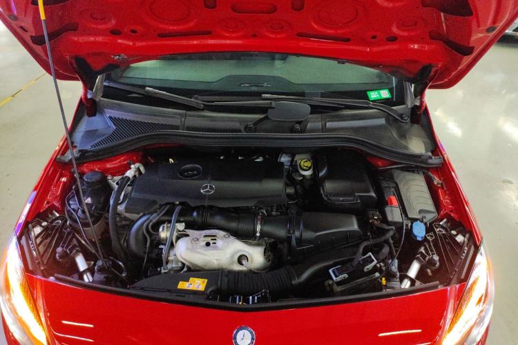 Used Mercedes-Benz B-Class 2017 B 200 Fashion Model Engine Bay