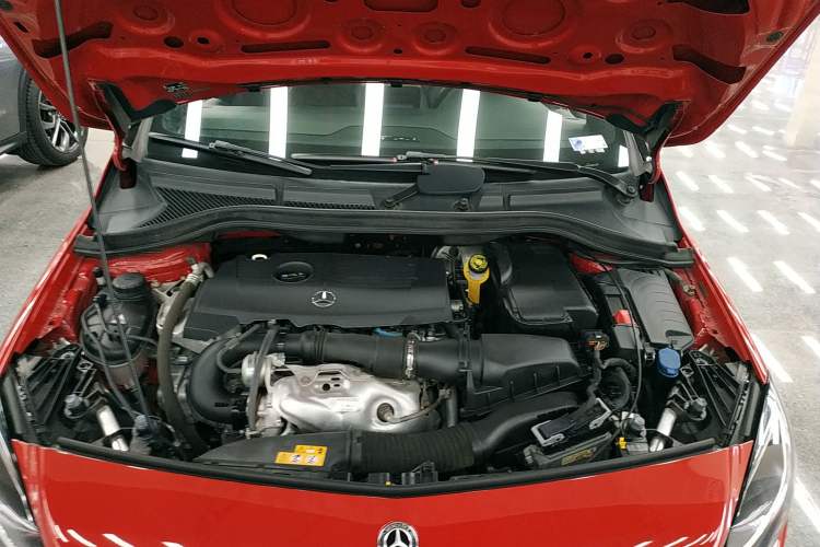 Used Mercedes-Benz B-Class 2017 B 200 Sport Edition Engine Bay