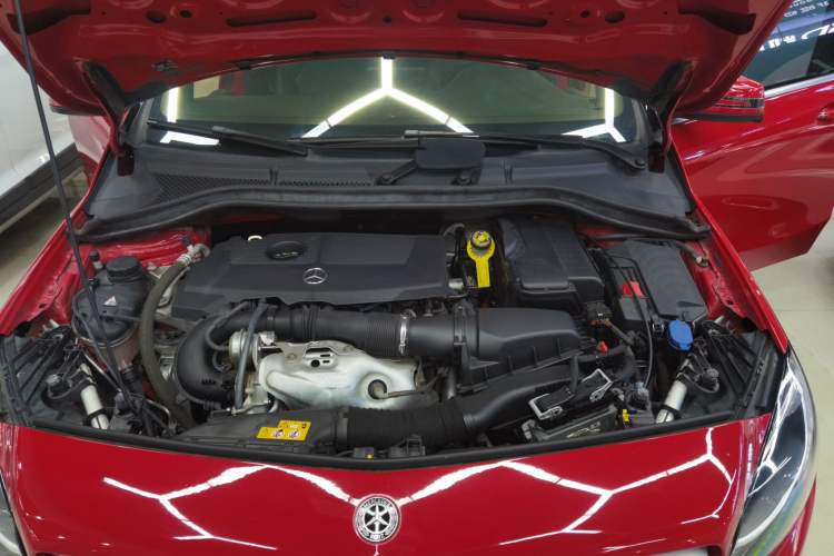 Used Mercedes-Benz B-Class 2017 B 200 Sport Edition Engine Bay
