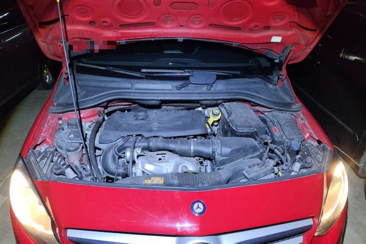 Used Mercedes-Benz B-Class 2017 B 200 Sport Edition Engine Bay