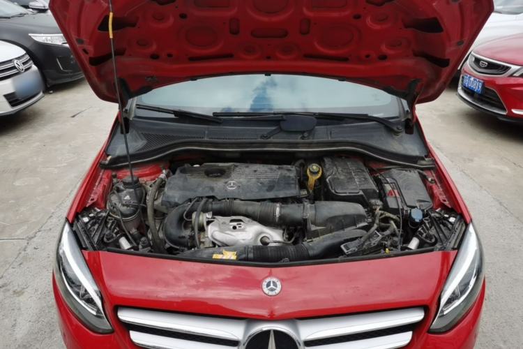 Used Mercedes-Benz B-Class 2017 B 200 Fashion Model Engine Bay