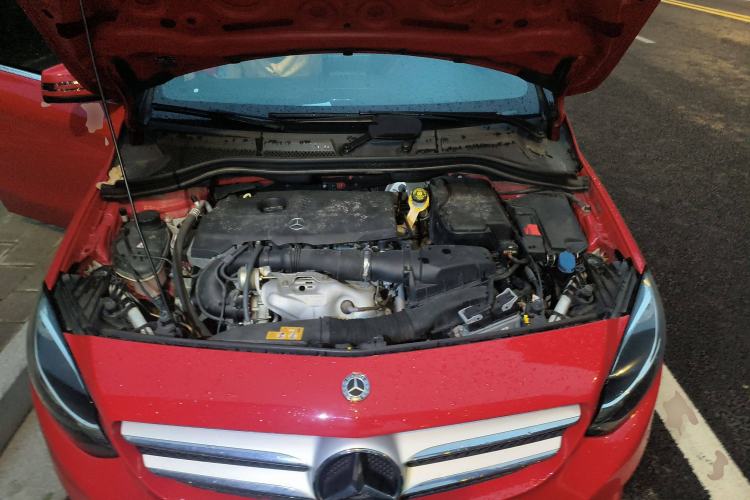 Used Mercedes-Benz B-Class 2017 B 200 Sport Edition Engine Bay