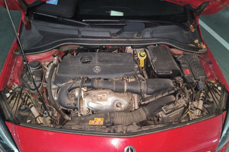 Used Mercedes-Benz B-Class 2017 B 200 Fashion Model Engine Bay