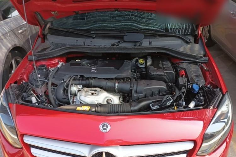 Used Mercedes-Benz B-Class 2017 B 180 Engine Bay
