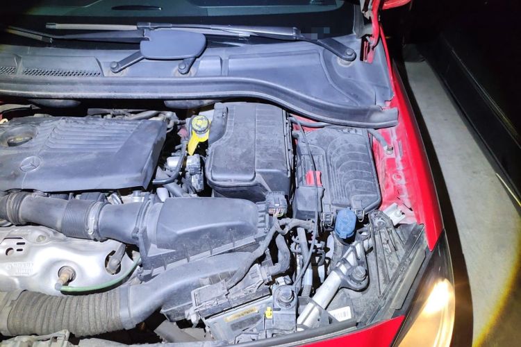 Used Mercedes-Benz B-Class 2017 B 200 Sport Edition Engine Bay Left