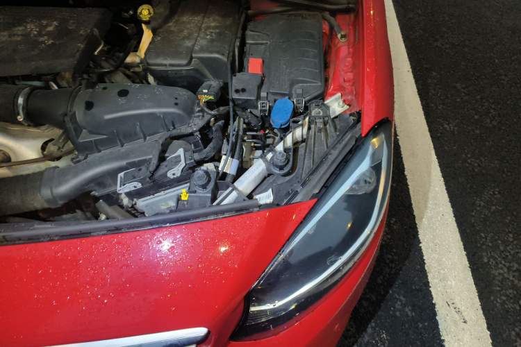 Used Mercedes-Benz B-Class 2017 B 200 Sport Edition Engine Bay Left