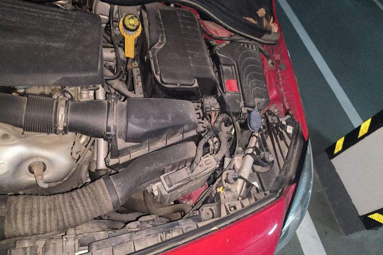 Used Mercedes-Benz B-Class 2017 B 200 Fashion Model Engine Bay Left