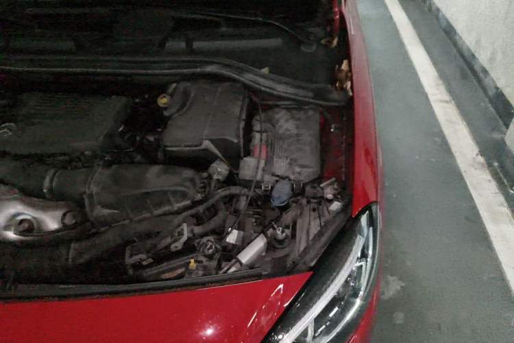 Used Mercedes-Benz B-Class 2017 B 200 Fashion Model Engine Bay Left