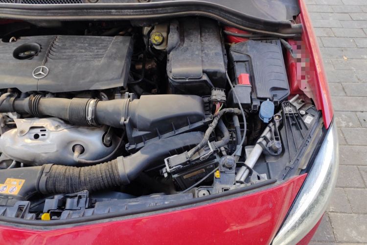 Used Mercedes-Benz B-Class 2017 B 200 Fashion Model Engine Bay Left