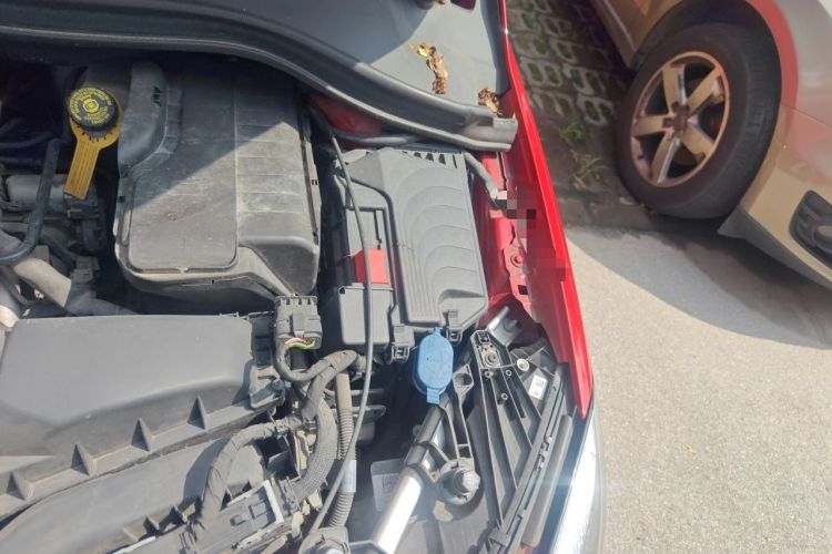 Used Mercedes-Benz B-Class 2017 B 200 Fashion Model Engine Bay Left