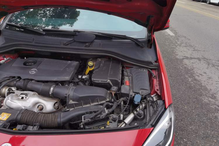 Used Mercedes-Benz B-Class 2017 B 200 Sport Edition Engine Bay Left