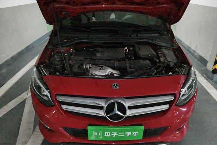 Used Mercedes-Benz B-Class 2017 B 200 Fashion Model Engine Bay