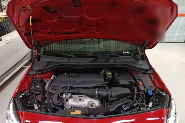 Used Mercedes-Benz B-Class 2017 B 200 Fashion Model Engine Bay
