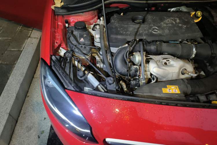 Used Mercedes-Benz B-Class 2017 B 200 Sport Edition Engine Bay Right