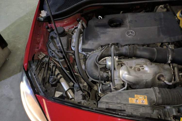 Used Mercedes-Benz B-Class 2017 B 200 Sport Edition Engine Bay Right