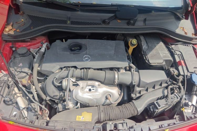 Used Mercedes-Benz B-Class 2017 B 200 Fashion Model Engine Bay