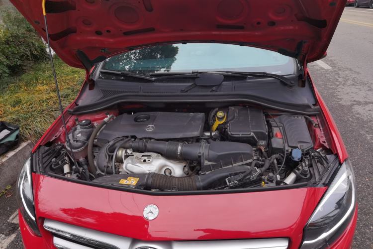 Used Mercedes-Benz B-Class 2017 B 200 Sport Edition Engine Bay