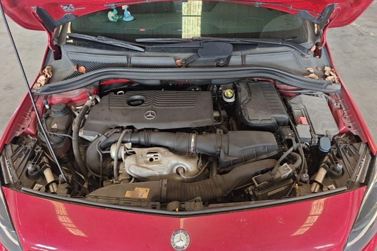 Used Mercedes-Benz B-Class 2017 B 200 Sport Edition Engine Bay
