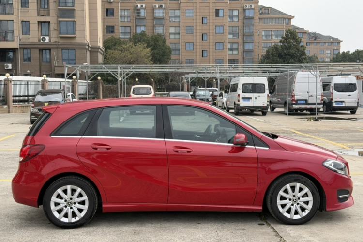 Used Mercedes-Benz B-Class 2017 B 180 Exterior 5