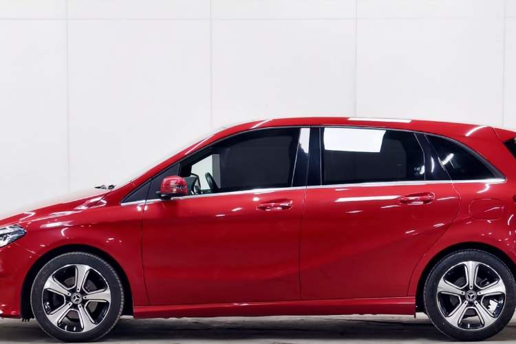 Used Mercedes-Benz B-Class 2017 B 200 Fashion Model Exterior 6