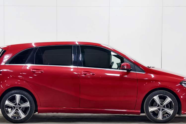 Used Mercedes-Benz B-Class 2017 B 200 Fashion Model Exterior 7