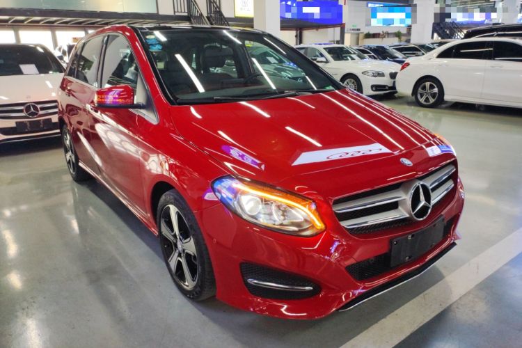 Used Mercedes-Benz B-Class 2017 B 200 Fashion Model Front Right 45 Deg