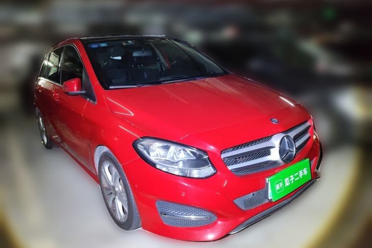 Used Mercedes-Benz B-Class 2017 B 200 Sport Edition Front Right 45 Deg
