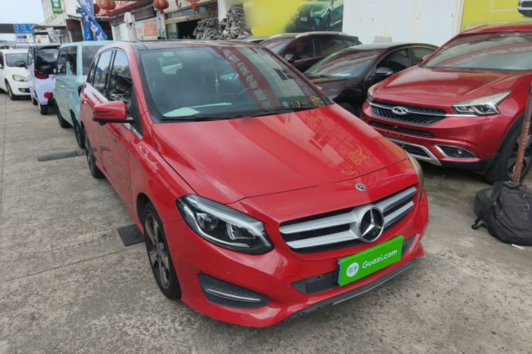Used Mercedes-Benz B-Class 2017 B 200 Fashion Model Front Right 45 Deg