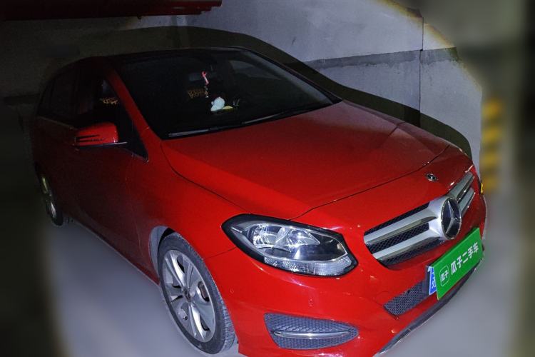 Used Mercedes-Benz B-Class 2017 B 200 Sport Edition Front Right 45 Deg