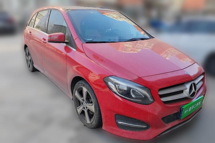 Used Mercedes-Benz B-Class 2017 B 200 Fashion Model Front Right 45 Deg