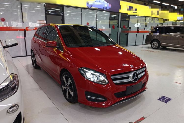 Used Mercedes-Benz B-Class 2017 B 200 Fashion Model Front Right 45 Deg