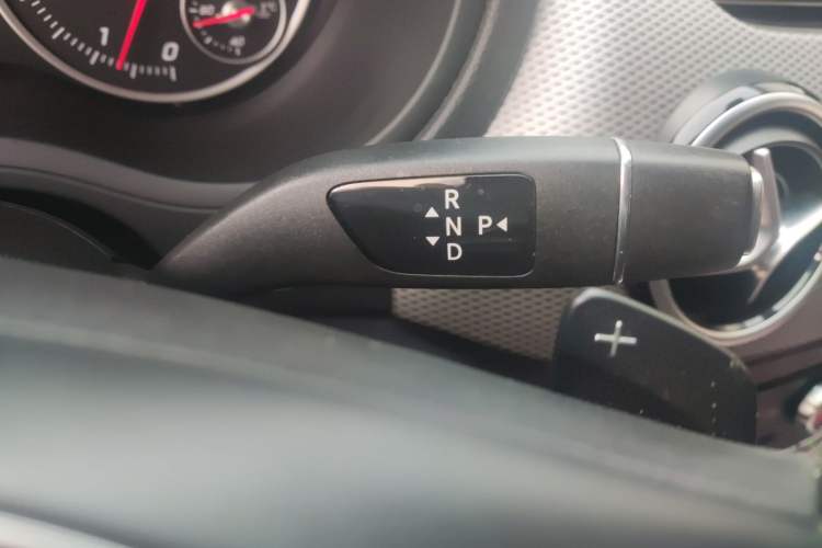 Used Mercedes-Benz B-Class 2017 B 200 Sport Edition Gear Lever
