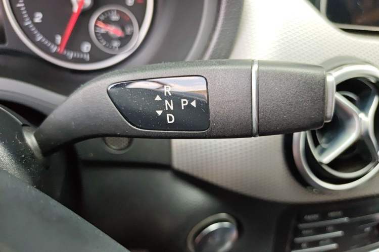 Used Mercedes-Benz B-Class 2017 B 200 Fashion Model Gear Lever