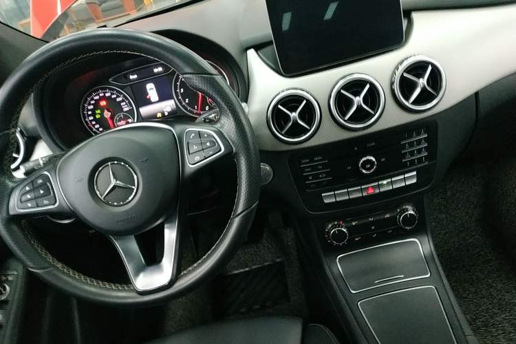 Used Mercedes-Benz B-Class 2017 B 200 Sport Edition Gear Lever