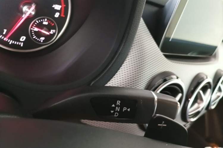 Used Mercedes-Benz B-Class 2017 B 200 Sport Edition Gear Lever