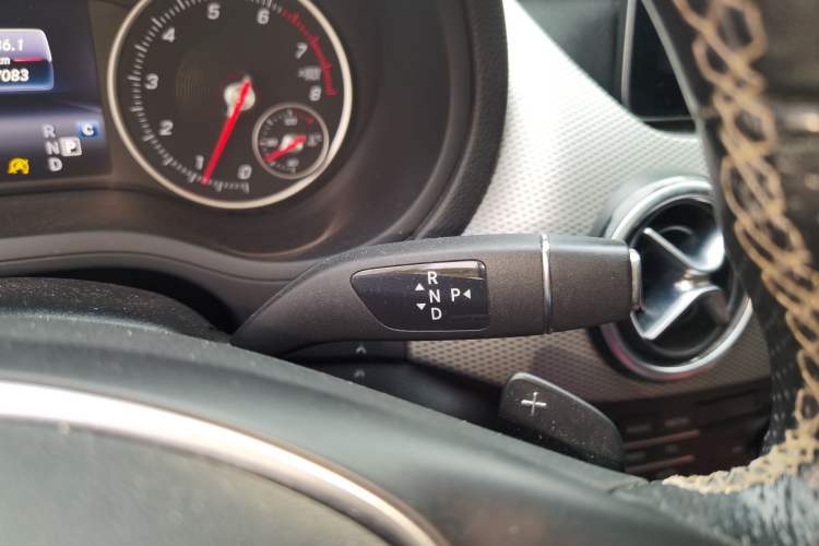 Used Mercedes-Benz B-Class 2017 B 200 Sport Edition Gear Lever