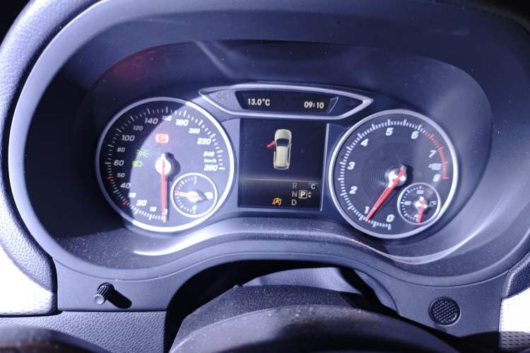 Used Mercedes-Benz B-Class 2017 B 200 Sport Edition Instrument Cluster