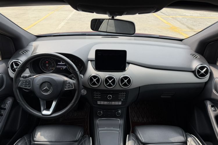 Used Mercedes-Benz B-Class 2017 B 180 Interior 10