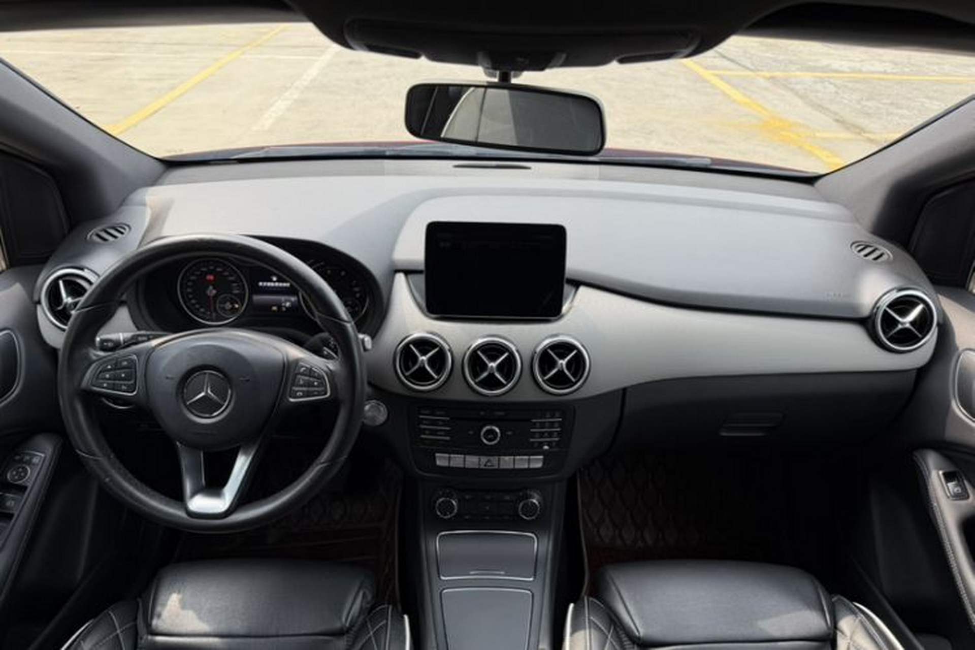 Used Mercedes-Benz B-Class 2017 B 180 Interior 10