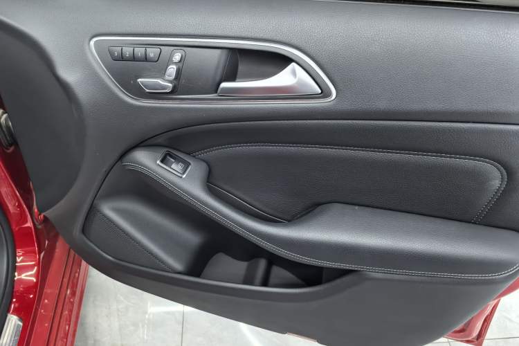 Used Mercedes-Benz B-Class 2017 B 200 Fashion Model Interior 10