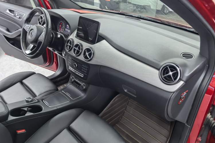 Used Mercedes-Benz B-Class 2017 B 200 Fashion Model Interior 12