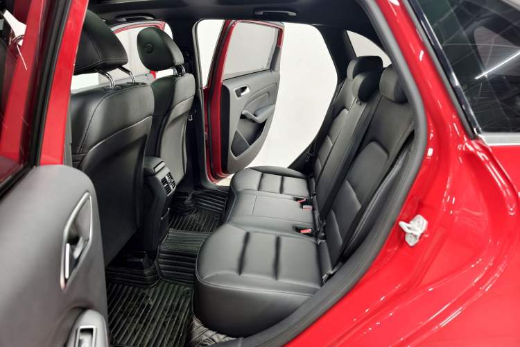 Used Mercedes-Benz B-Class 2017 B 200 Fashion Model Interior 3