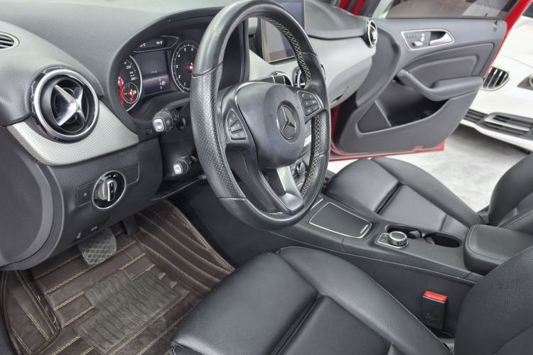 Used Mercedes-Benz B-Class 2017 B 200 Fashion Model Interior 3