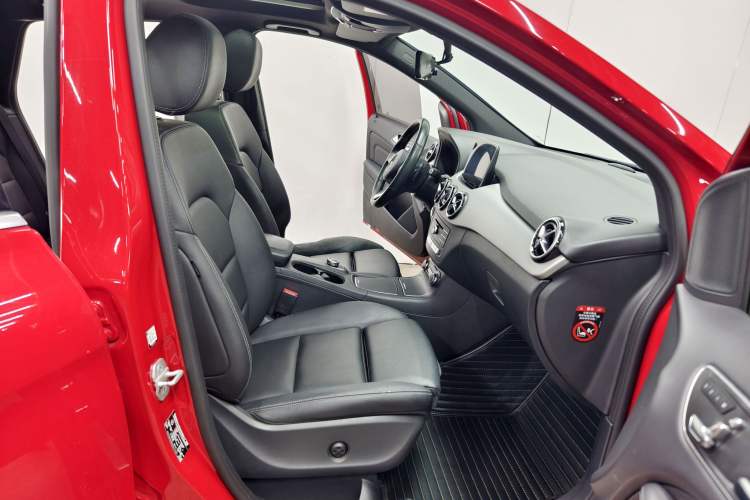 Used Mercedes-Benz B-Class 2017 B 200 Fashion Model Interior 4