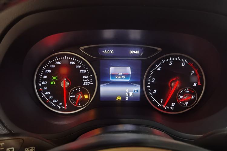 Used Mercedes-Benz B-Class 2017 B 200 Sport Edition Interior 6