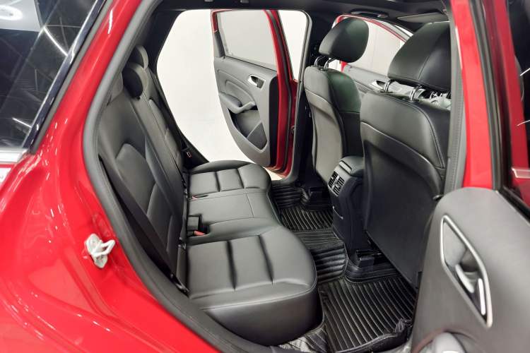 Used Mercedes-Benz B-Class 2017 B 200 Fashion Model Interior 6