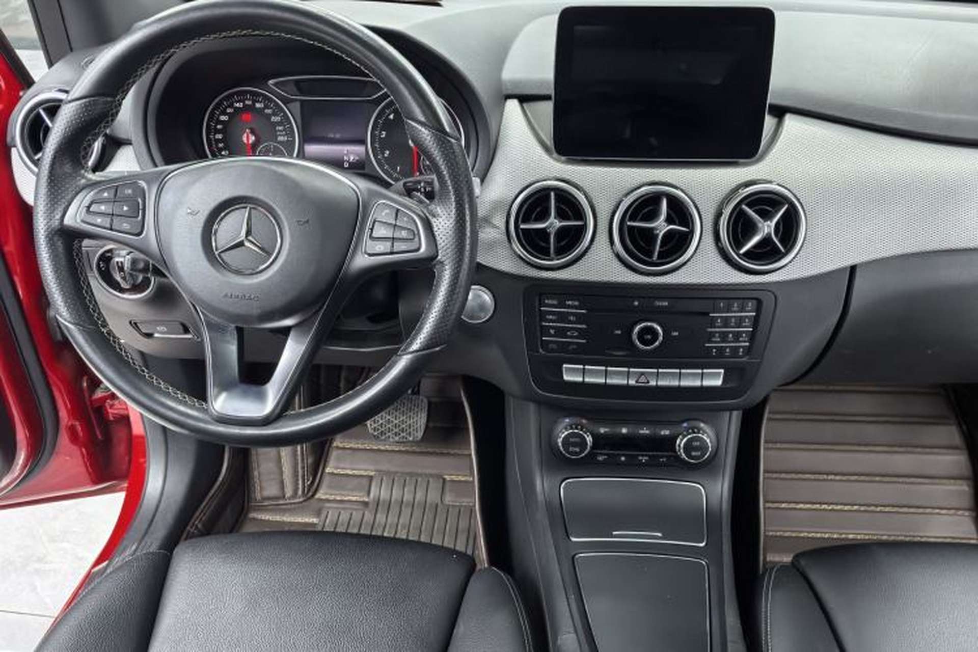 Used Mercedes-Benz B-Class 2017 B 200 Fashion Model Interior 6