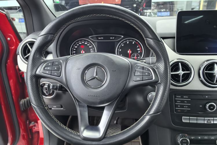 Used Mercedes-Benz B-Class 2017 B 200 Fashion Model Interior 7