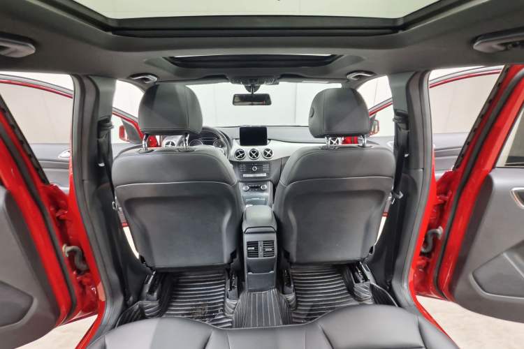 Used Mercedes-Benz B-Class 2017 B 200 Fashion Model Interior 8