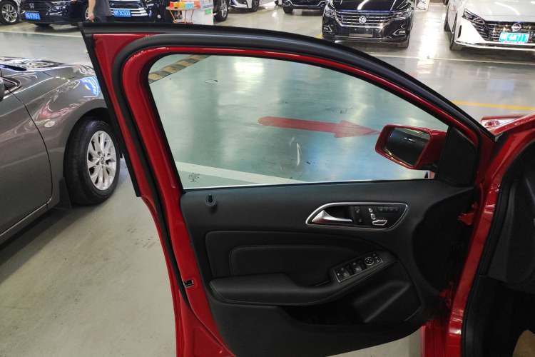 Used Mercedes-Benz B-Class 2017 B 200 Fashion Model Left Front Door Interior